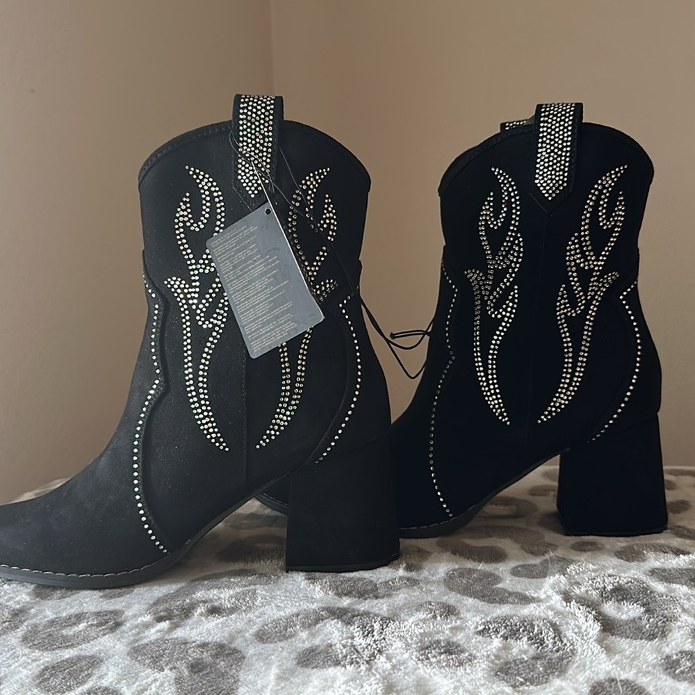 Cowgirl Style Rhinestone Booties - Picture 4 of 6